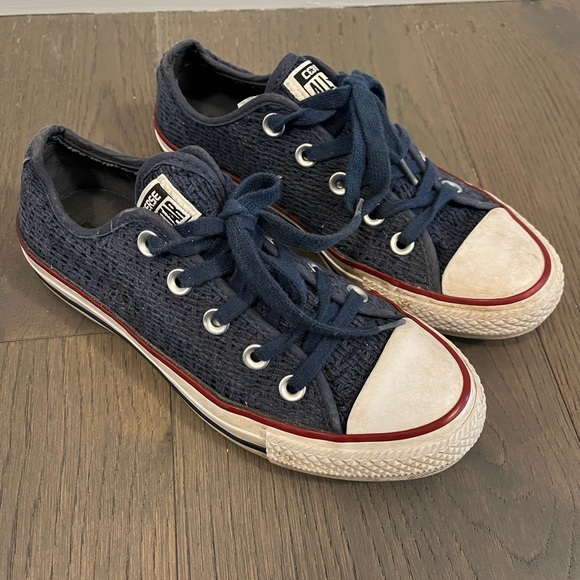 Converse girls navy runners sz 5Y EUC - Picture 1 of 4